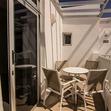 Διαμέρισμα Gracioseros 118 & 202 *